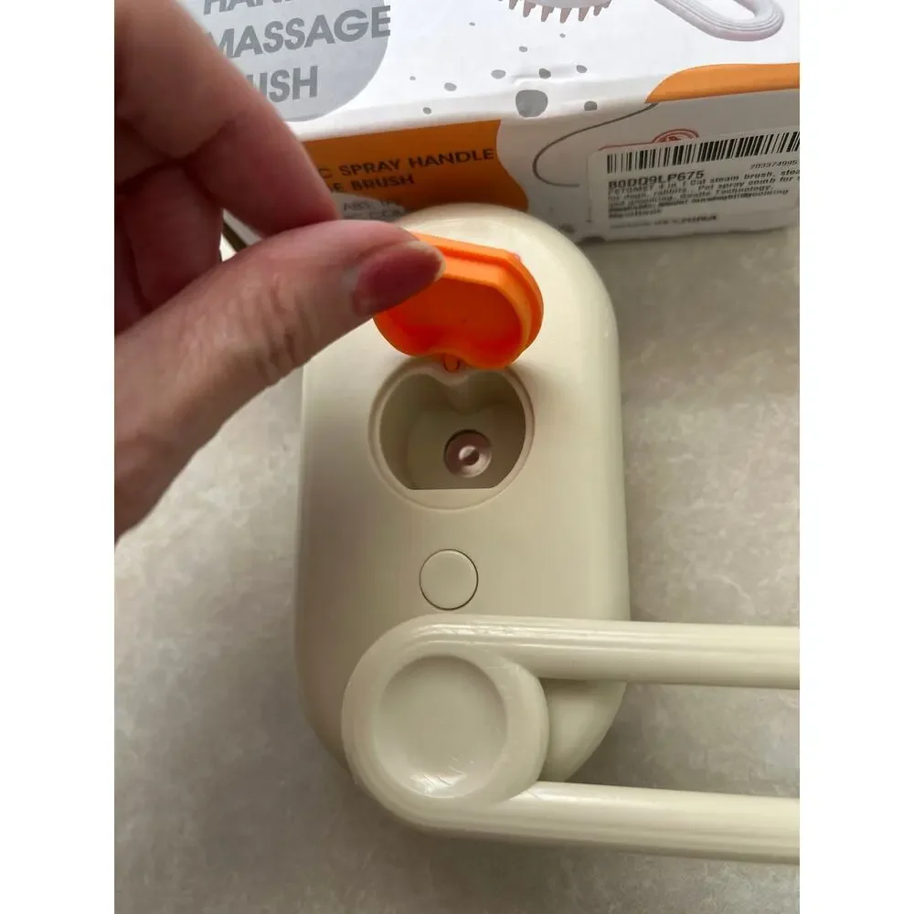 New pet Doggie🐶 electric spray handle massage brush chargeable one click spray
